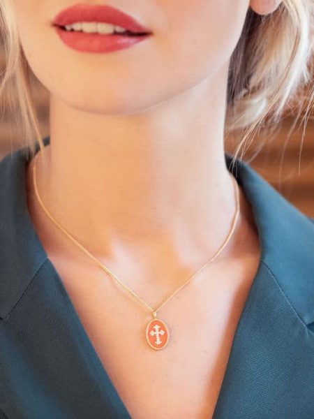 Pendentif médaillon croix émaillée orange