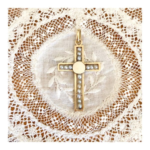 croix ancienne en or et perles