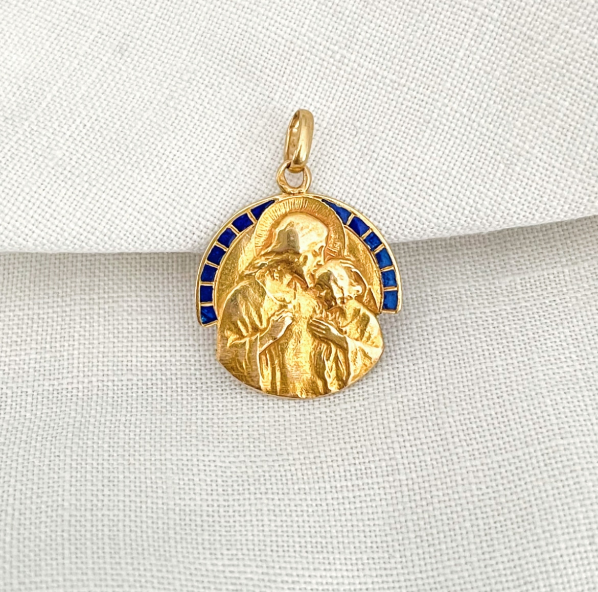 Médaille Saint Jean et le Christ en or et saphir